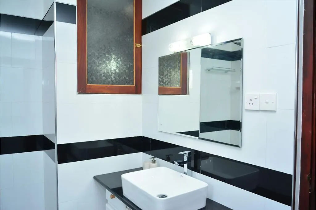 Tropical Garden Hotel Negombo 0*,